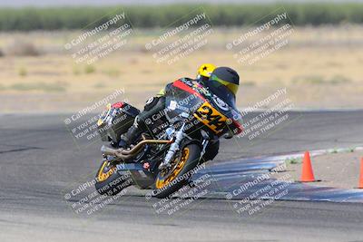 media/Aug-19-2022-TrackDaz (Fri) [[a0110a8595]]/Club Race/10am (Outside Grapevine)/